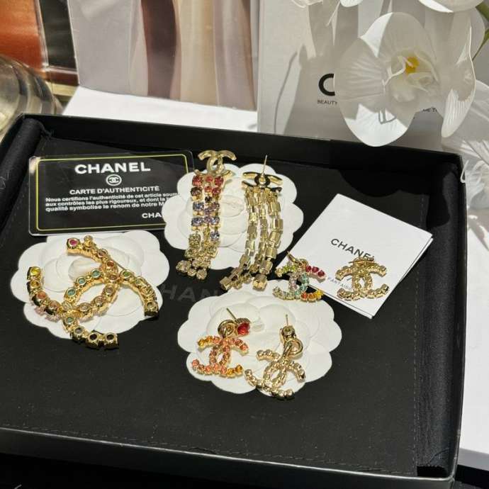 Picture of Chanel Sets _SKUChanelsuits1lyx46305
